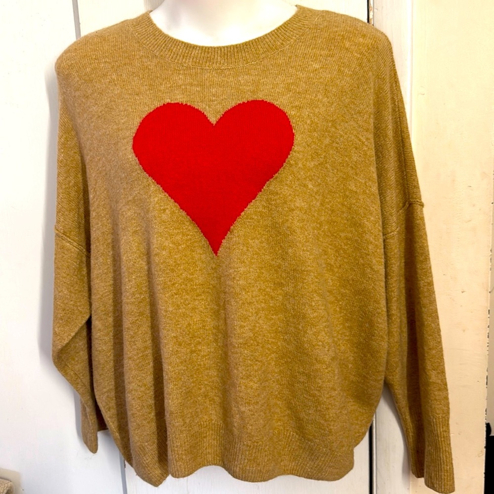 Vince CAMUTO Heart Oversized Tan Sweater Sixe XXL